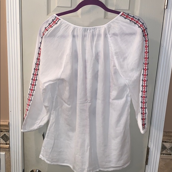 Embroidered blouse - Picture 3 of 3